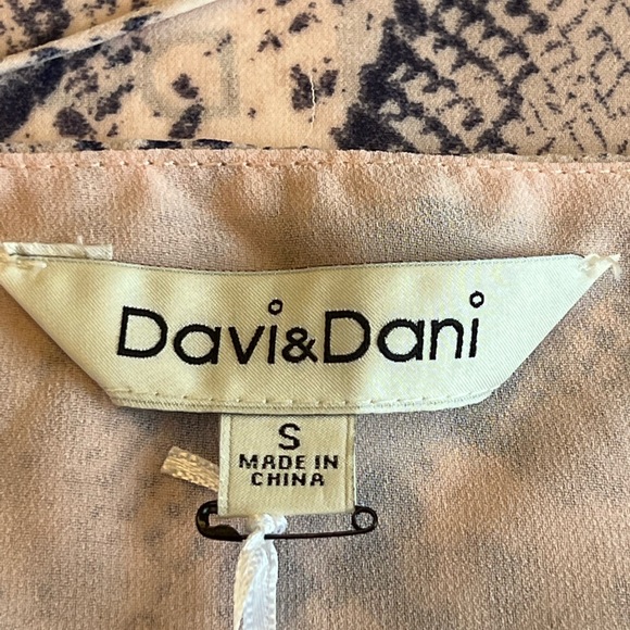 NWT Davi&Dani top size small - Picture 7 of 8